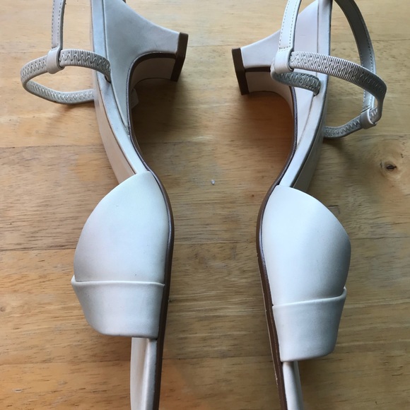 GUC, Size 10M, Champagne, “NY Transit” Sandals - Picture 3 of 8